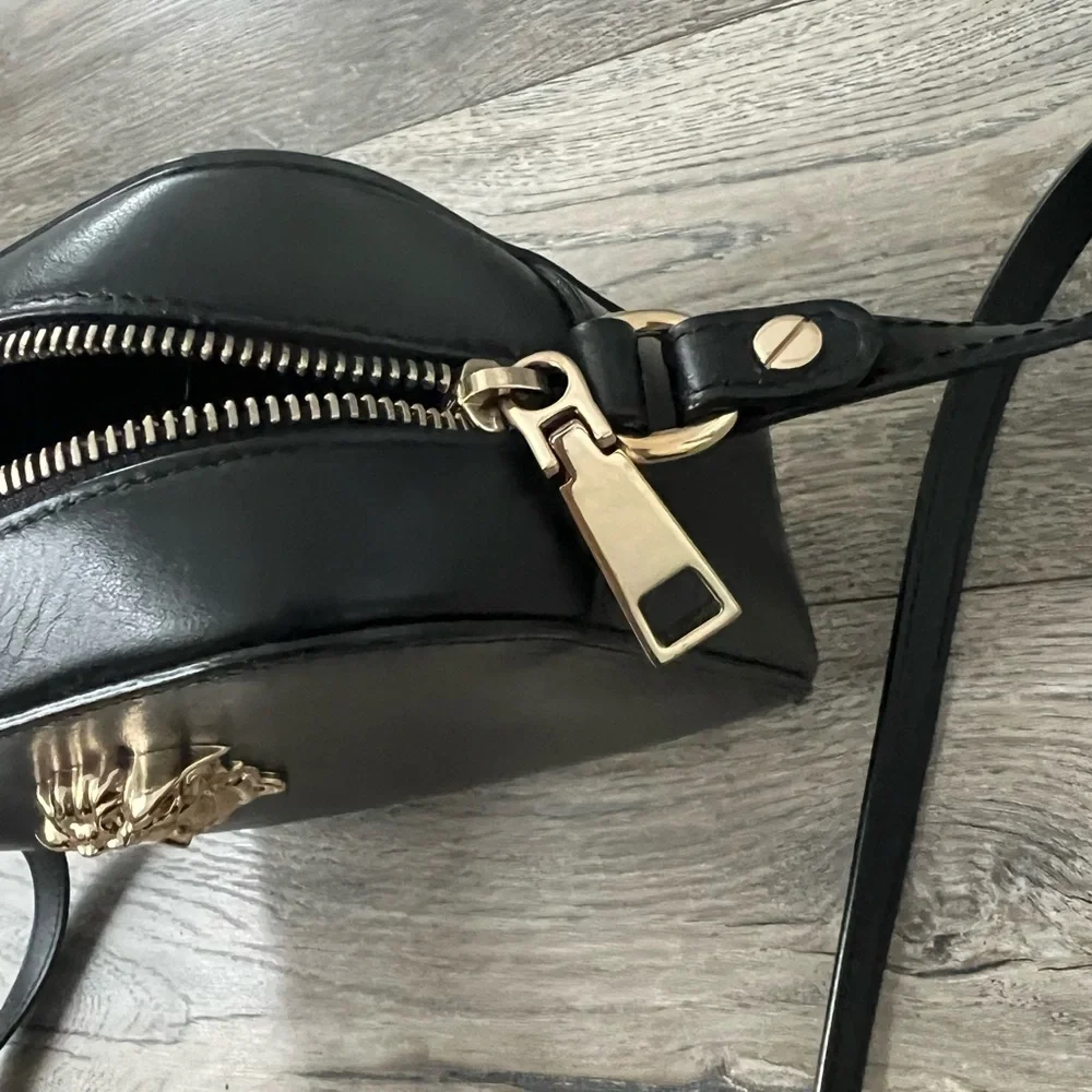 Versace Authentic - Picture 3 of 10